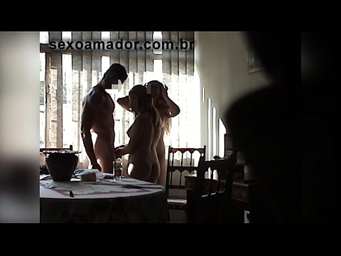 ❤️ Inimbitahan ng mga sex friends ang isang higanteng lalaki at isang threesome kasama niya ❤❌ Russian porn sa tl.xxxnd-com.ru