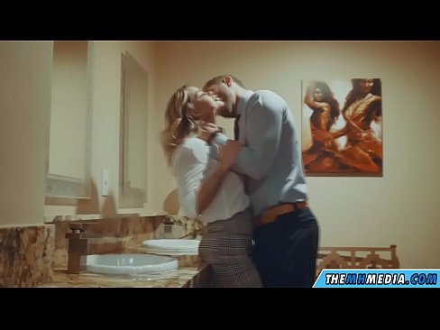 ❤️ Kapag ang isang busty blonde seduces sa isang pampublikong banyo ❤❌ Russian porn sa tl.xxxnd-com.ru